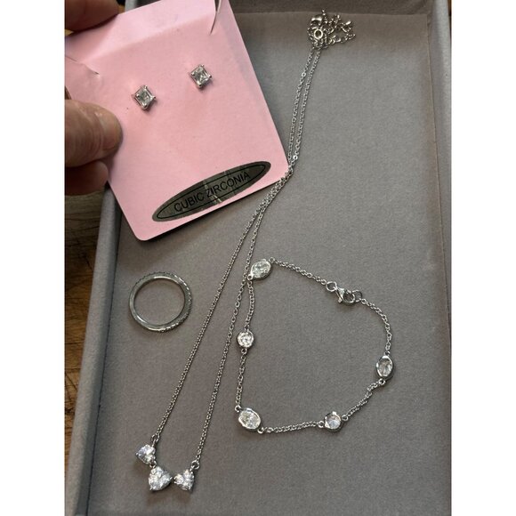 Elegant Cubic Zirconia Jewelry Set With Necklace Earrings Bracelet & Ring In Sil - Picture 5 of 9